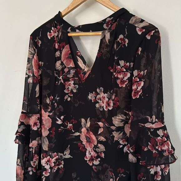 White Houseโ Black Market  Floral Chiffon Dress NWT Keyhole Neck Small - Picture 4 of 10